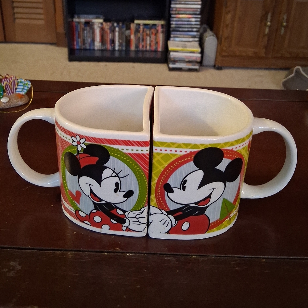 WALT DISNEY MICKEY & MINNIE MOUSE Collectible Mugs
